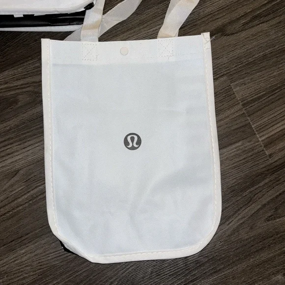 Lululemon bags Lot of 3 - Picture 4 of 6